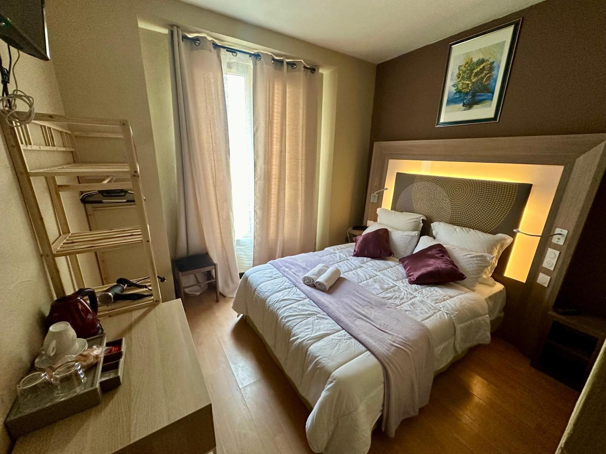 Hotel Victor Hugo Clamart Esterno foto