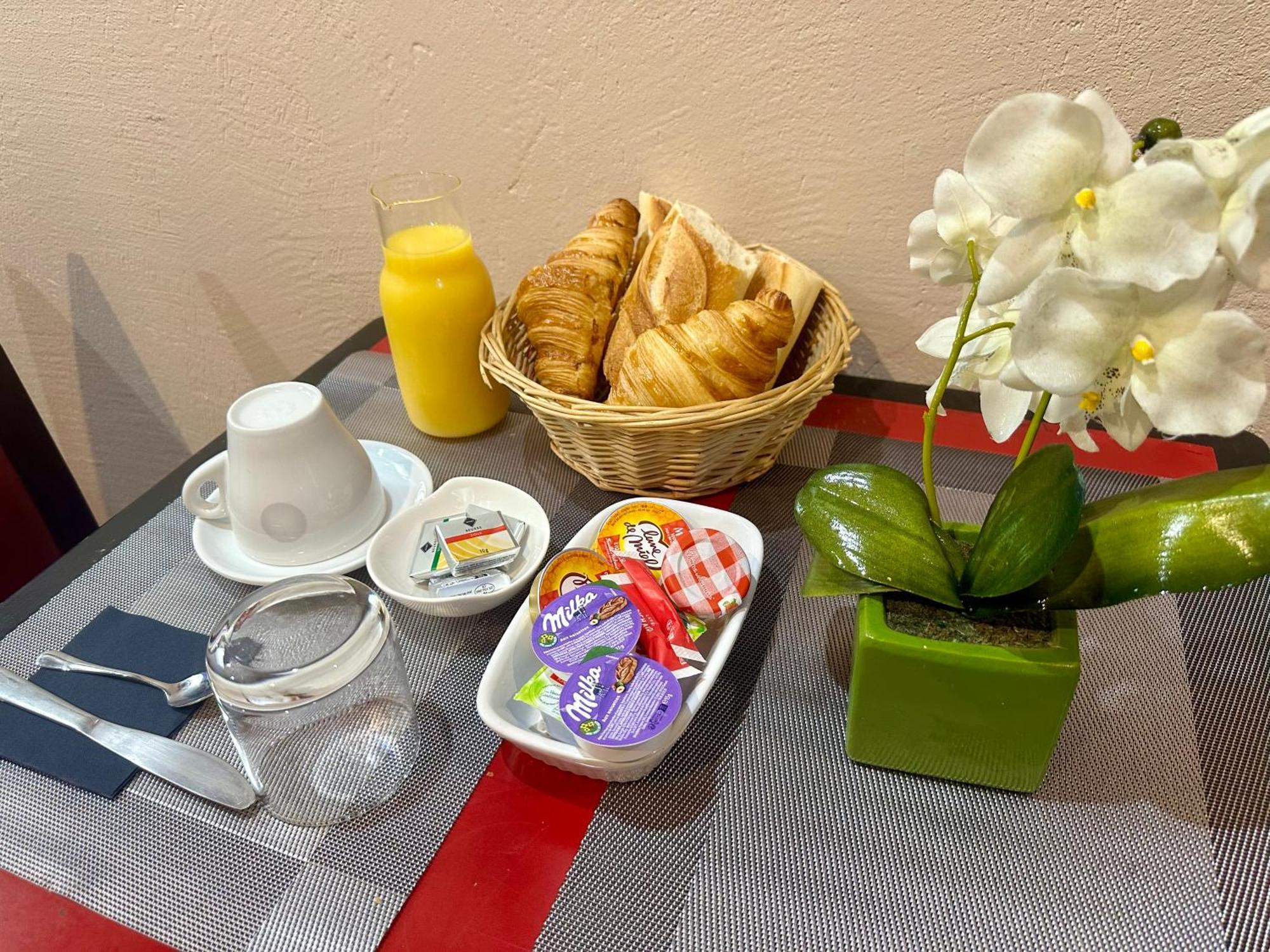 Hotel Victor Hugo Clamart Esterno foto
