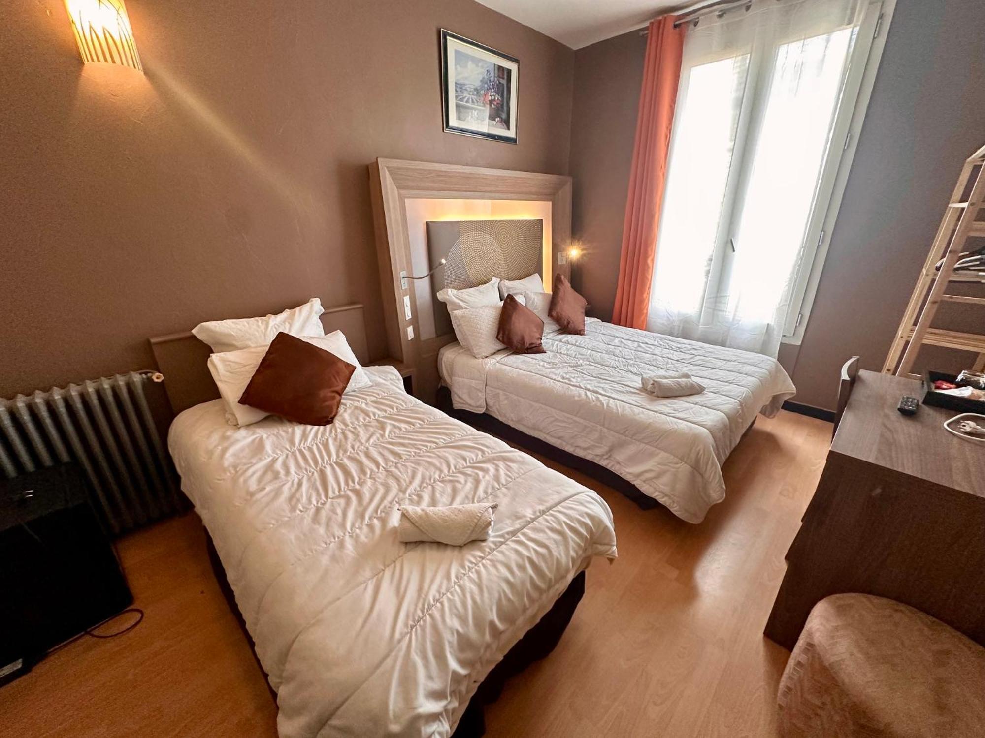 Hotel Victor Hugo Clamart Esterno foto