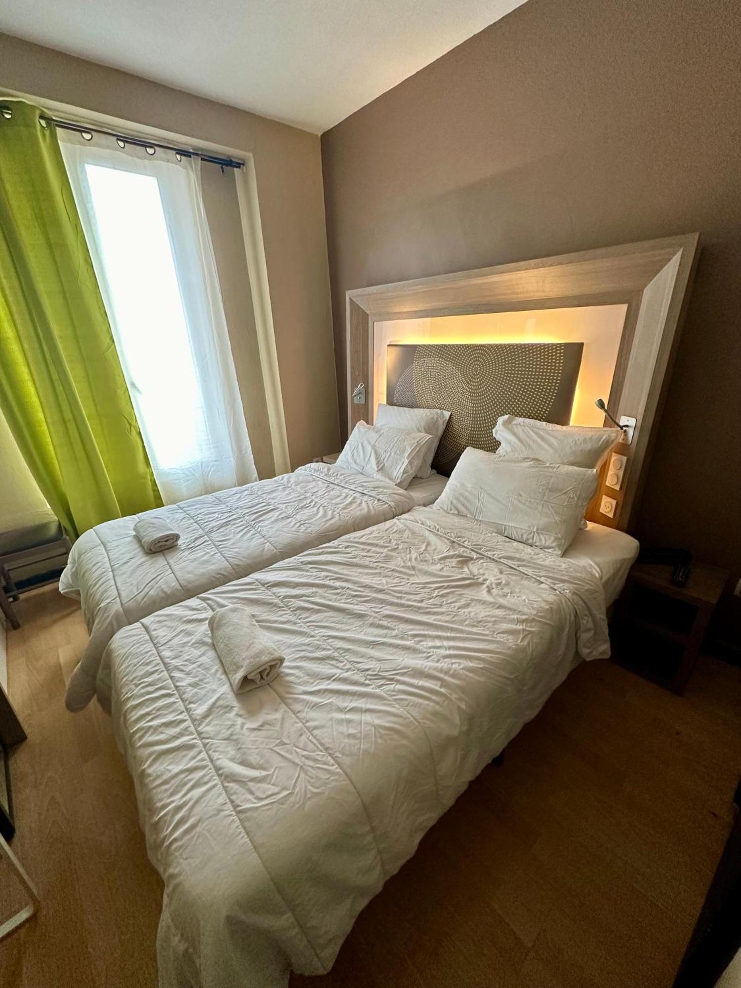 Hotel Victor Hugo Clamart Esterno foto