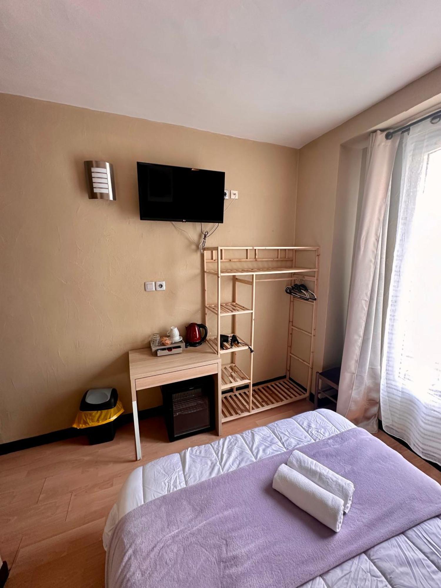 Hotel Victor Hugo Clamart Esterno foto